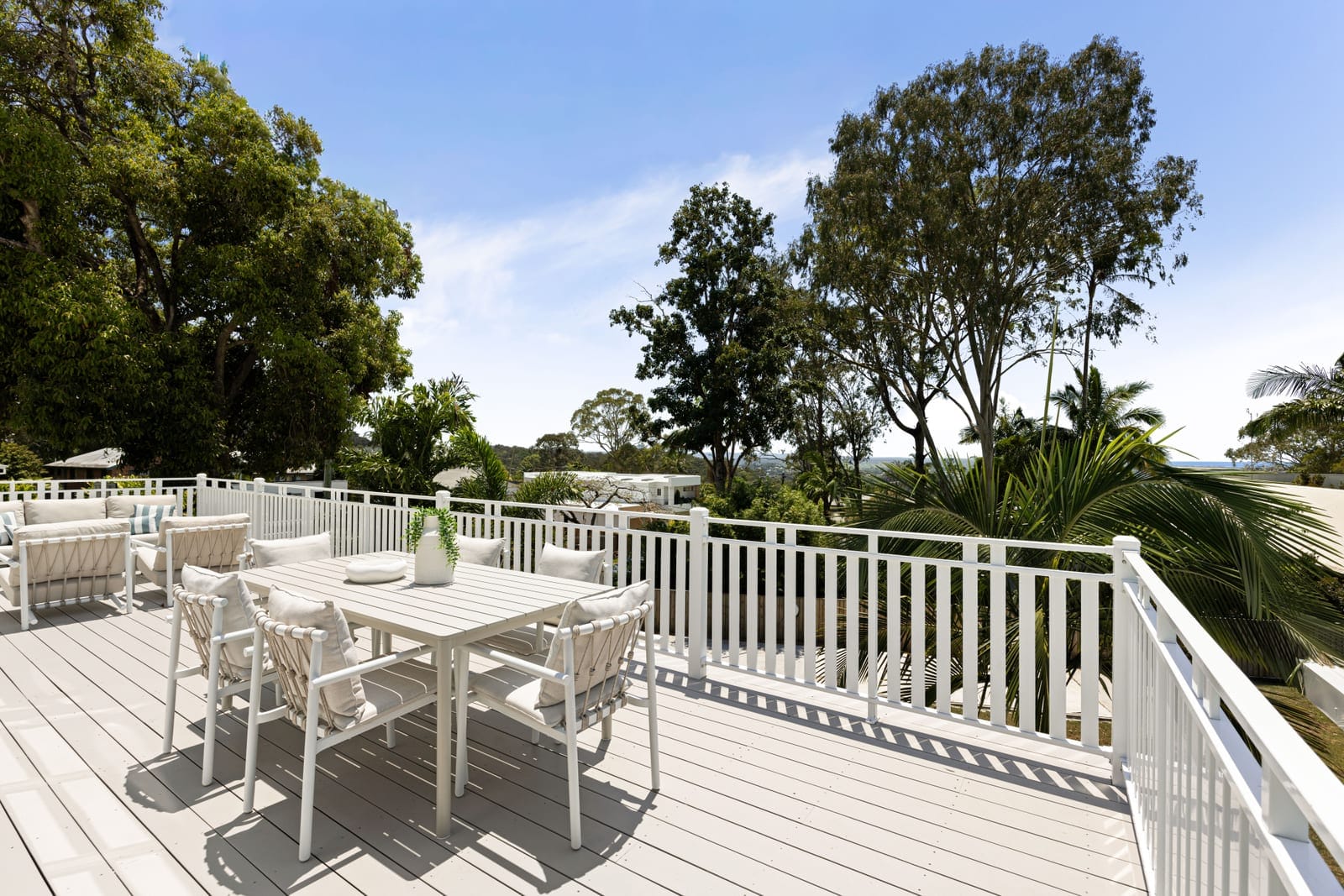 Coastal Mountain Top Family Entertainer