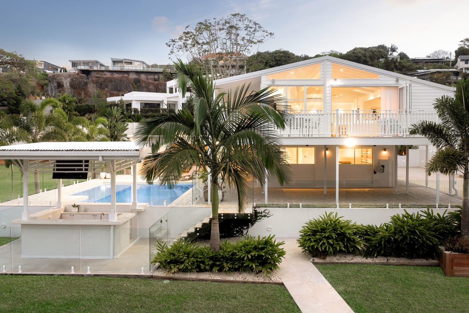 Coastal Mountain Top Family Entertainer