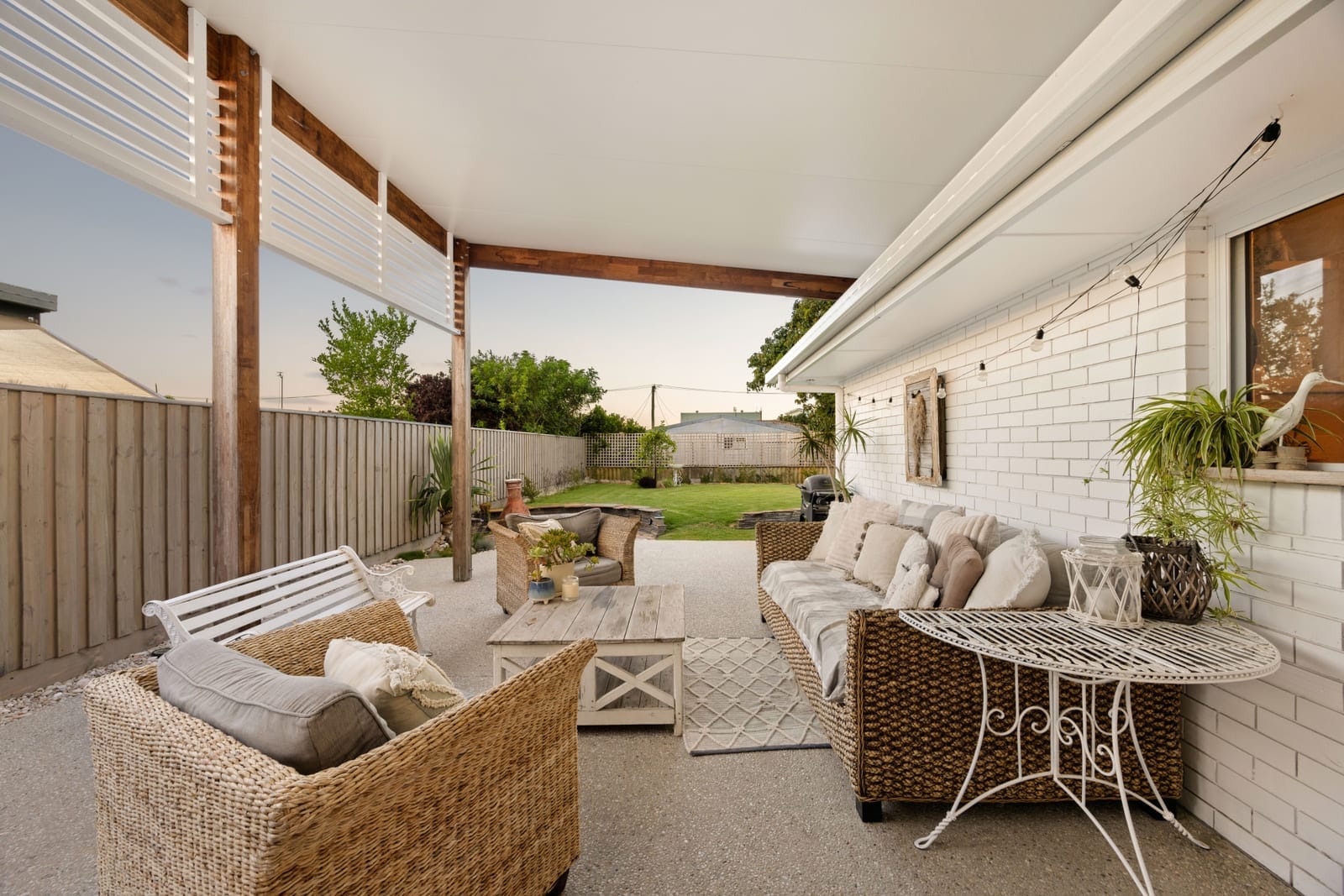 Lifestyle GOLD: Presentation & Location SHINE!