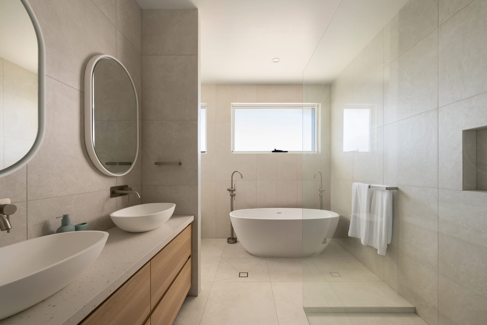 Brand-new Luxury Home, Ocean views, Lifestyle and Location