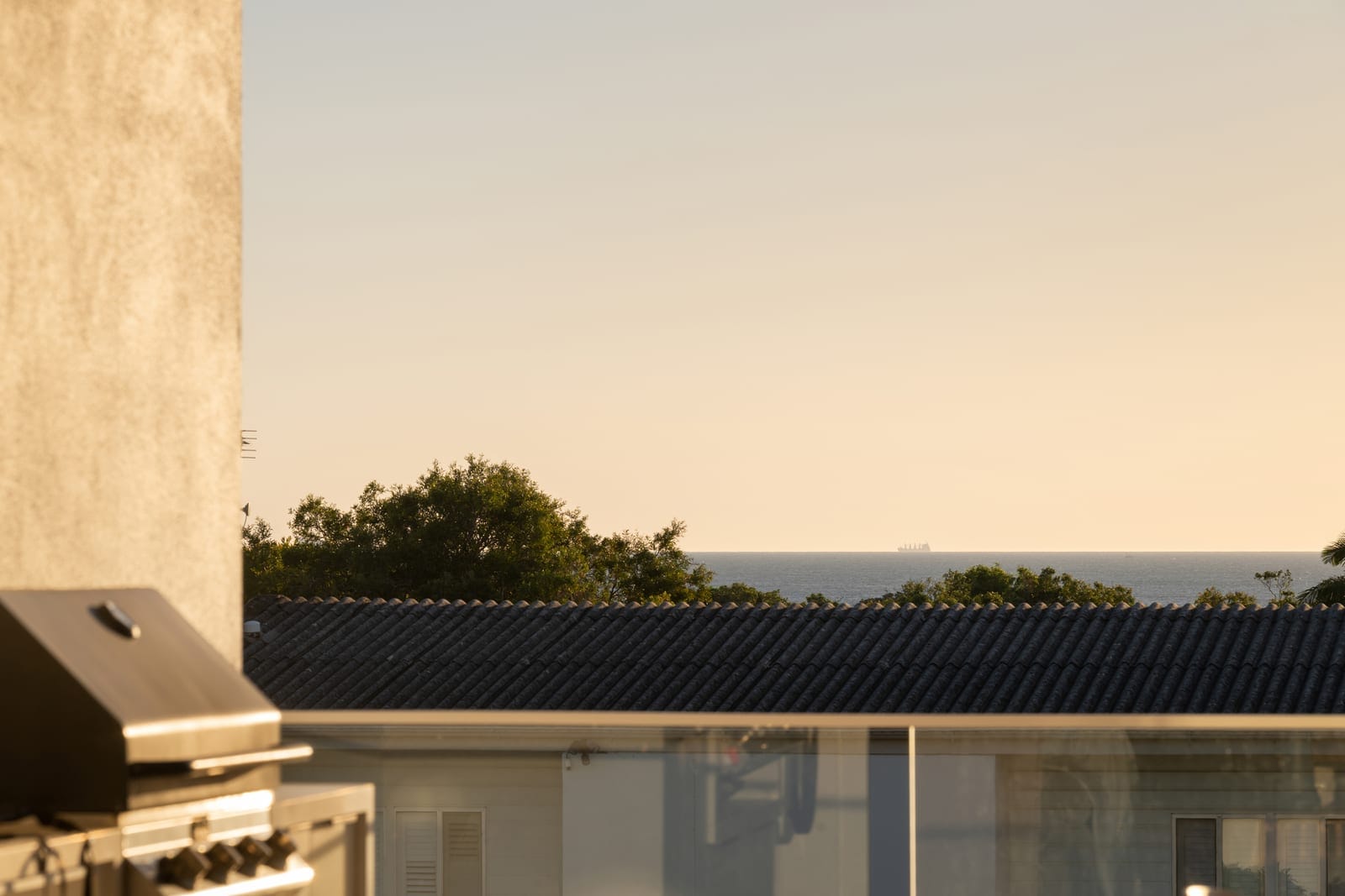 Brand-new Luxury Home, Ocean views, Lifestyle and Location