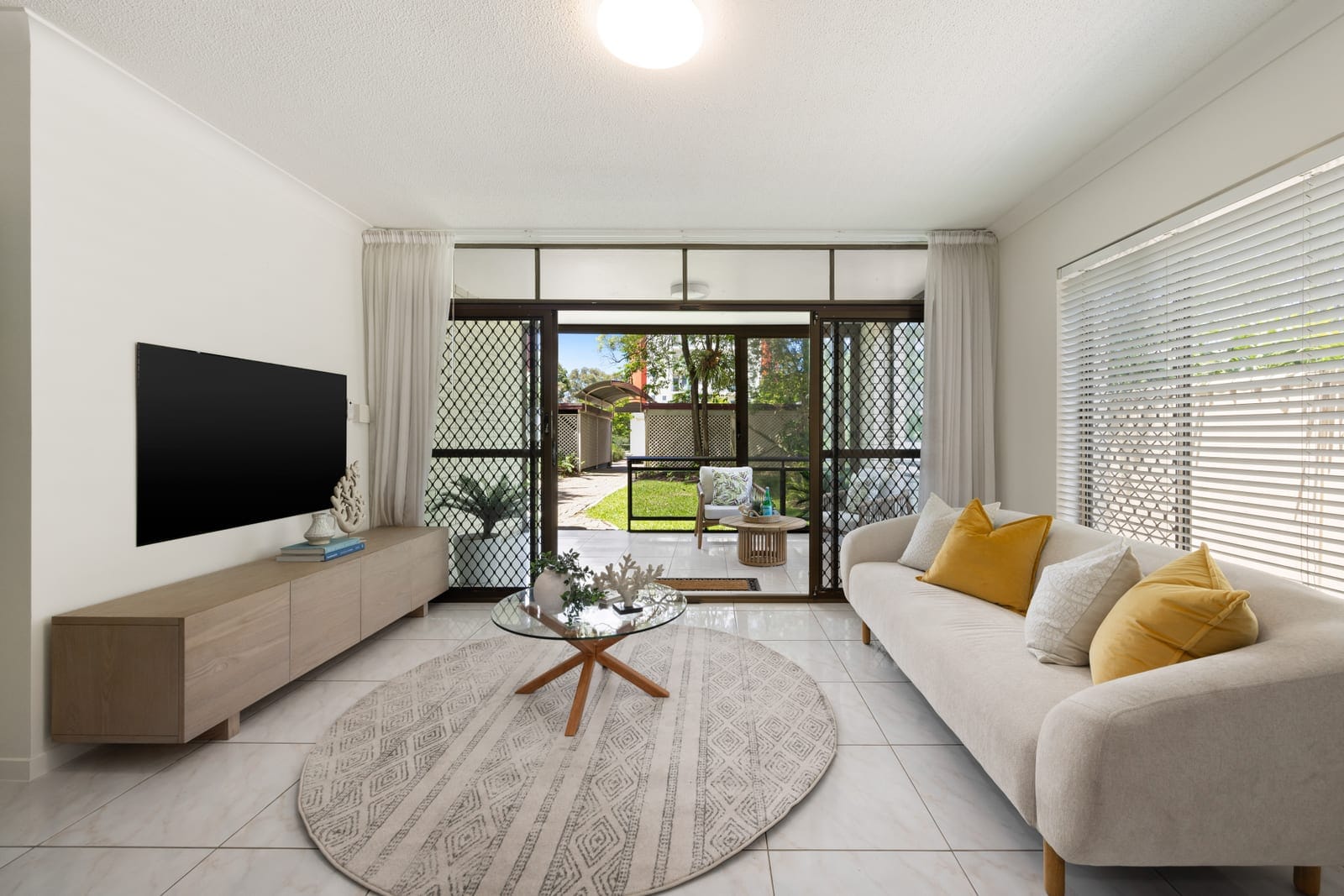 Prime Airbnb or Investment Opportunity by the River