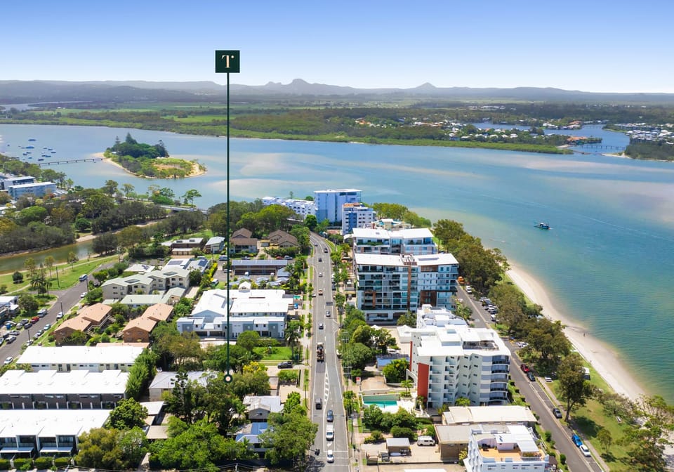 Prime Airbnb or Investment Opportunity by the River
