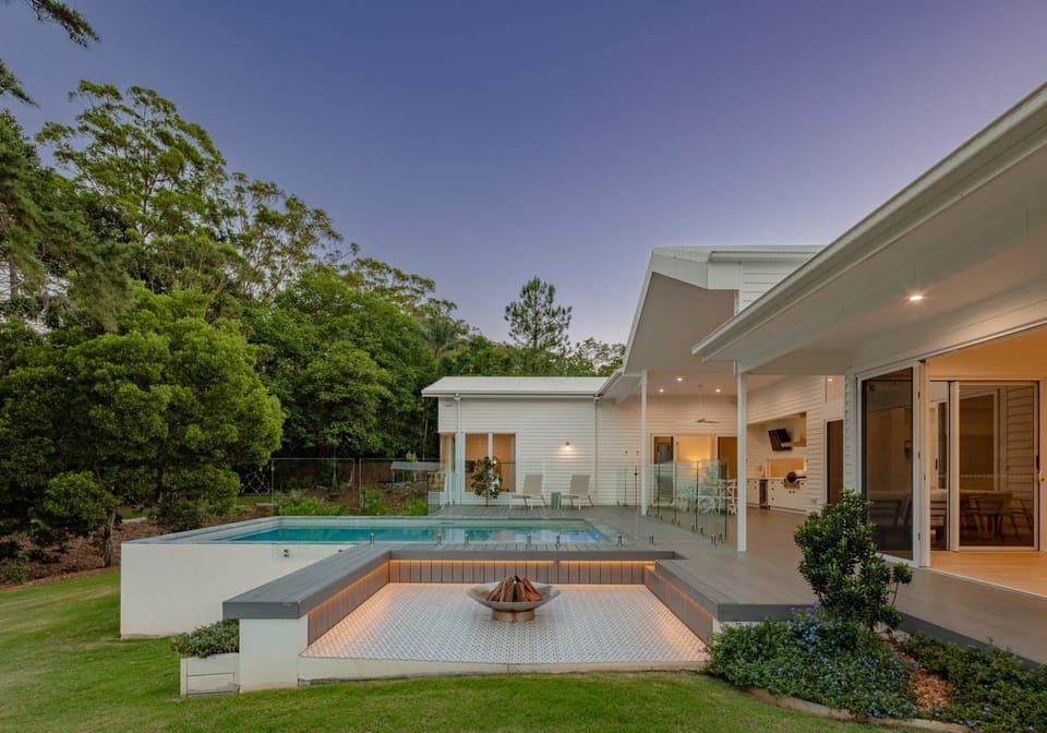 Acreage to Ocean: Best of Both Worlds!