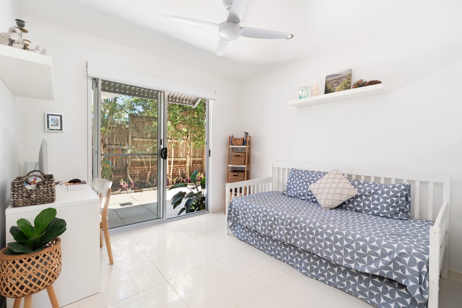 Rare Beachside Apartment – 350m from the Sand