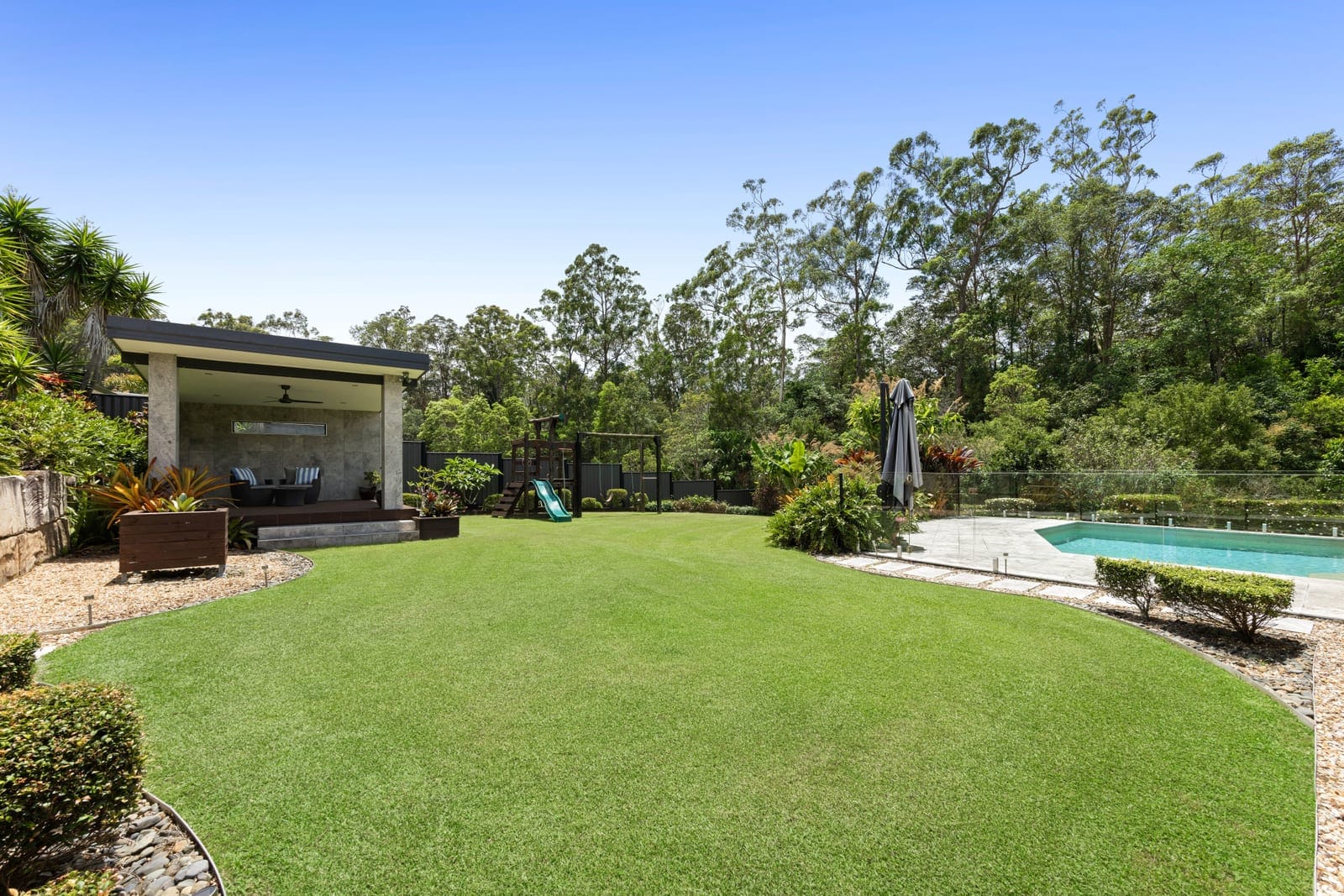 SOLD by Ollie Lehmann TOWN