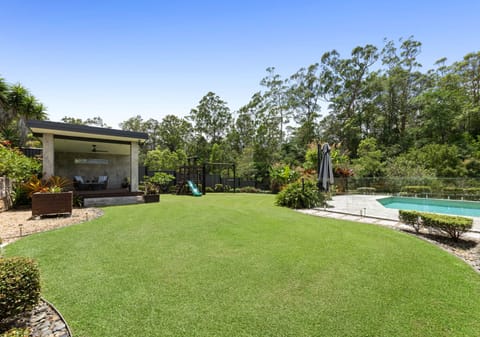 SOLD by Ollie Lehmann TOWN