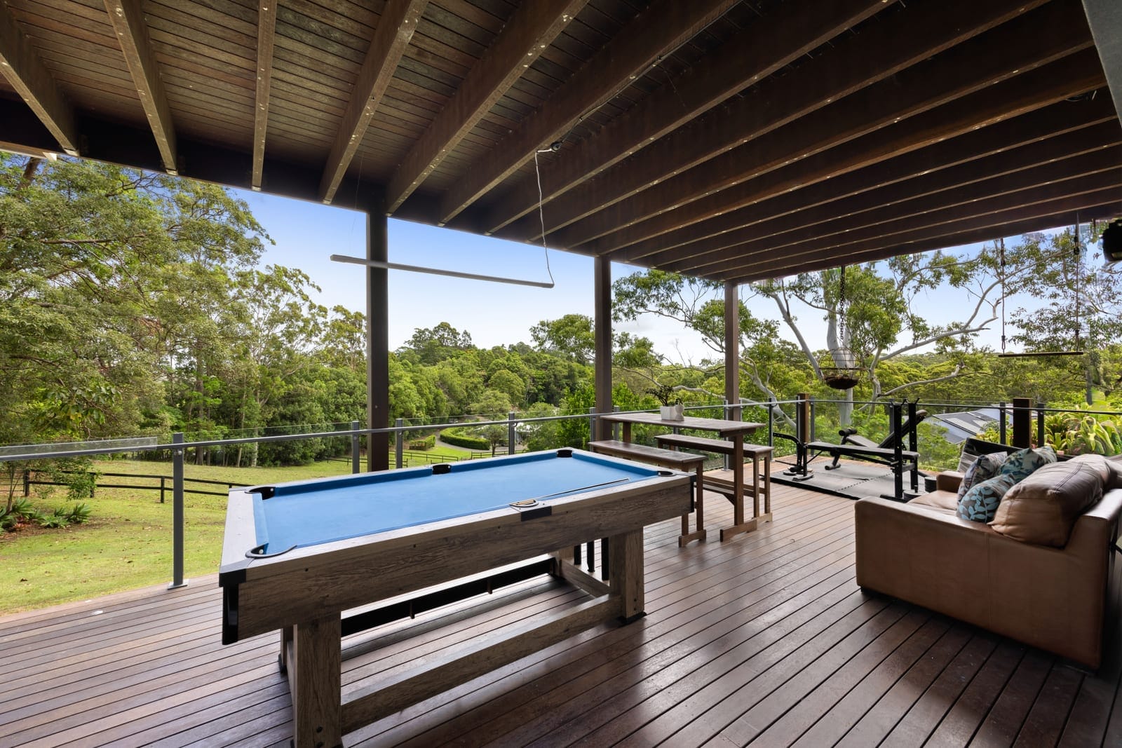 Low Maintenance Acreage Delight!
