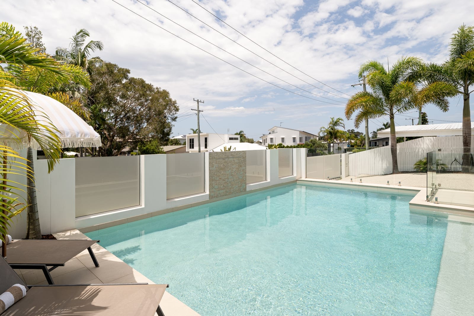 Design Perfection, Luxury Coastal Living with the Lot!