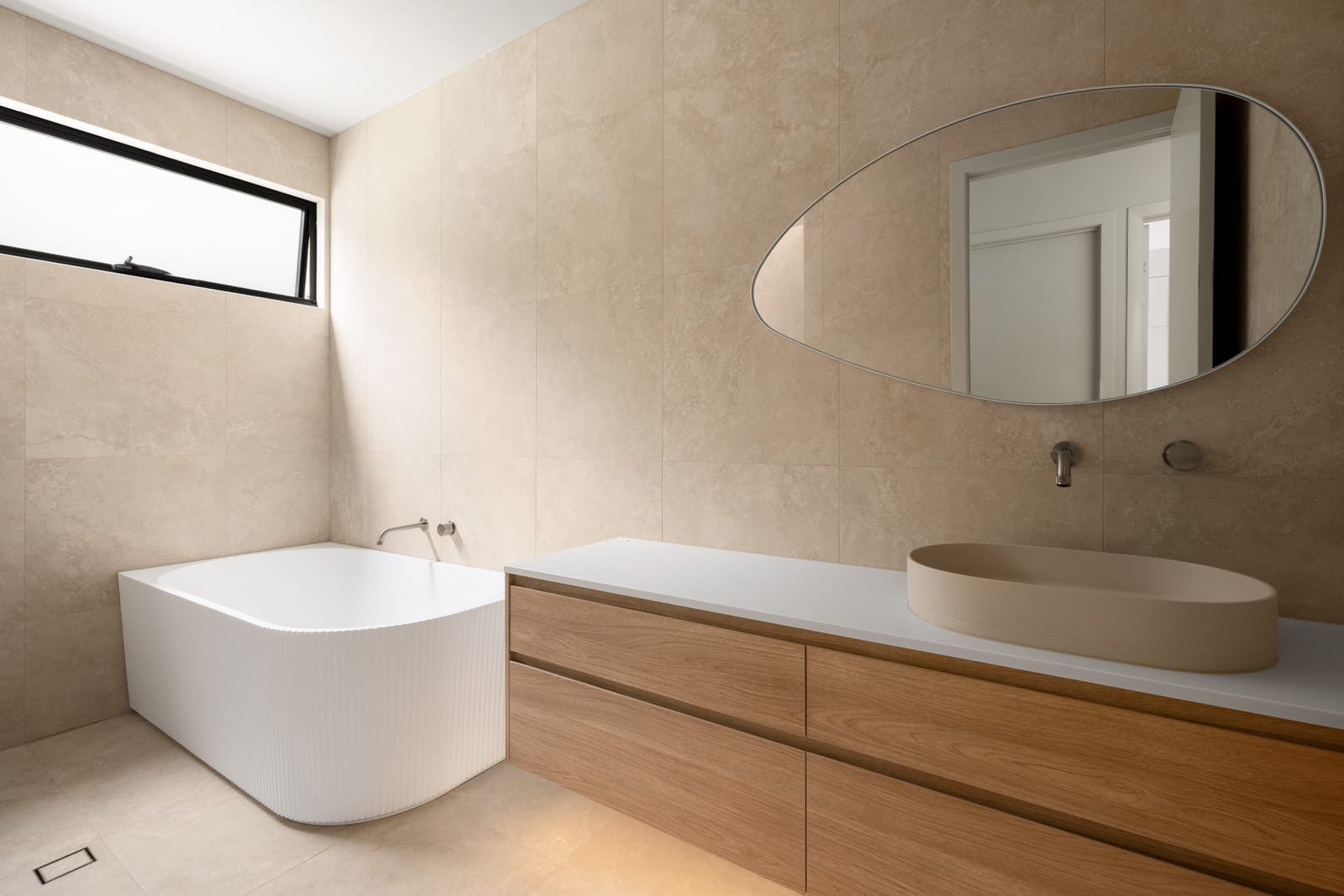 Stunning Commercial-Grade Build: Luxury Designer Living
