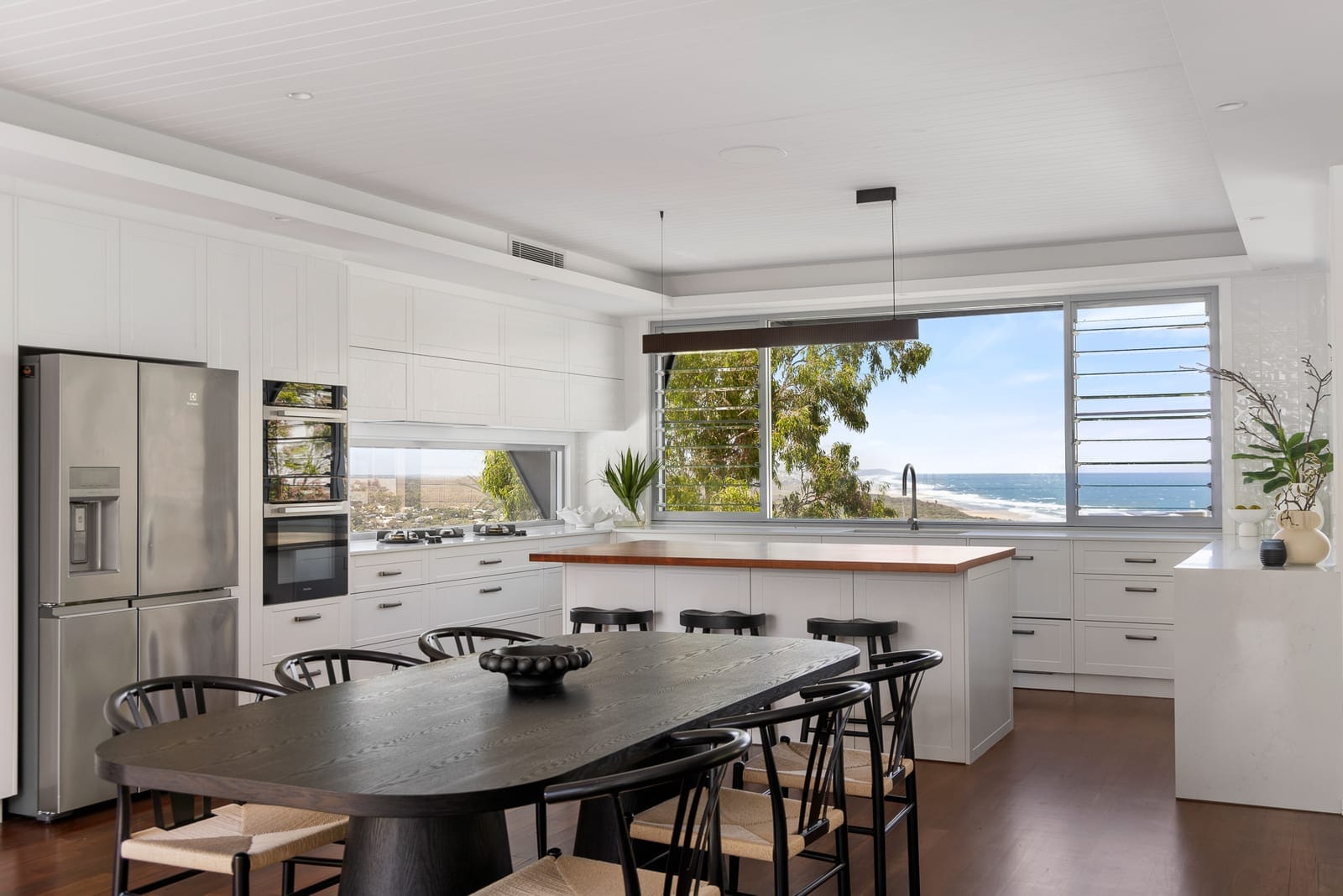 Jaw-dropping north-facing white water ocean views