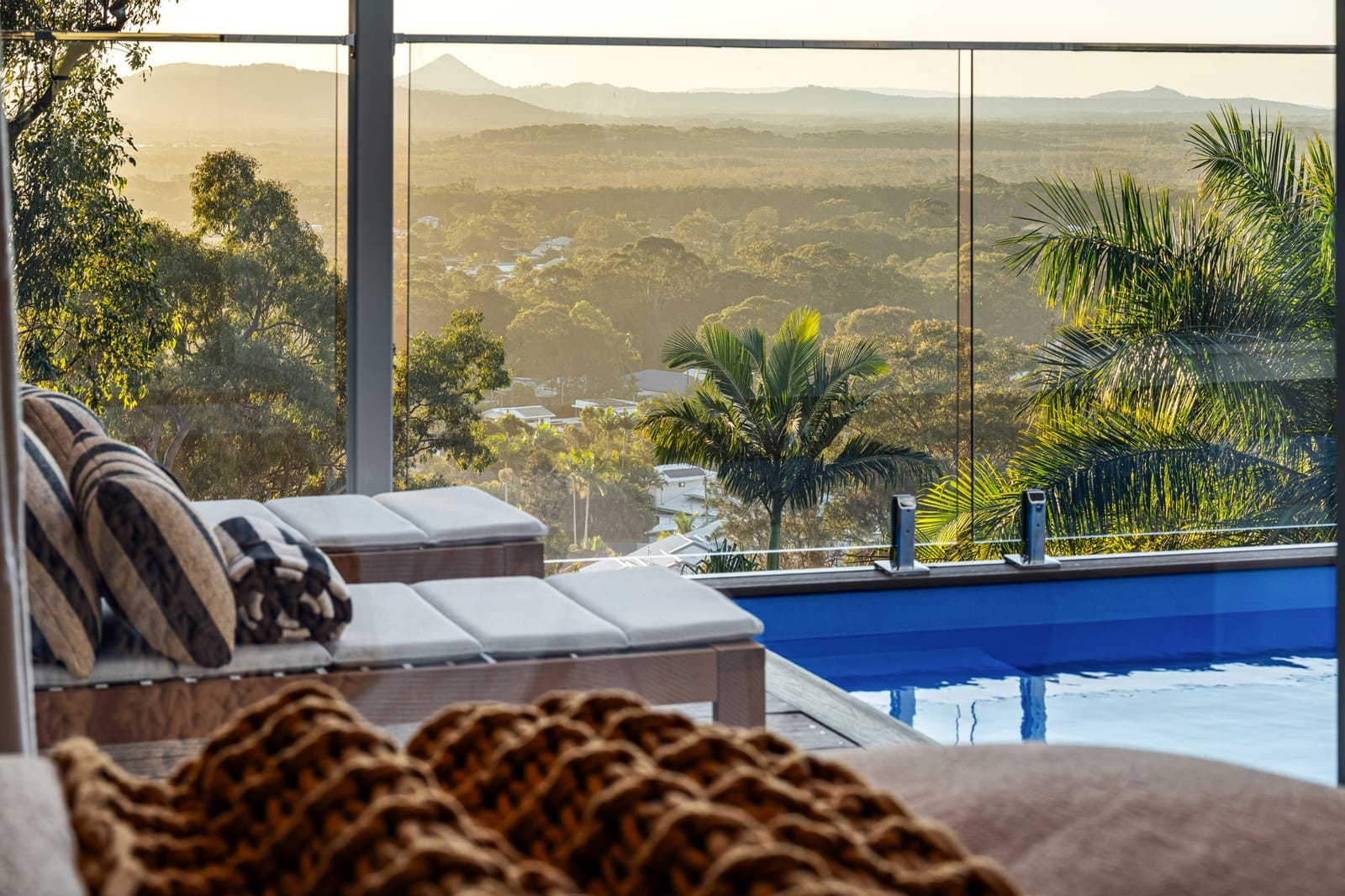 Jaw-dropping north-facing white water ocean views