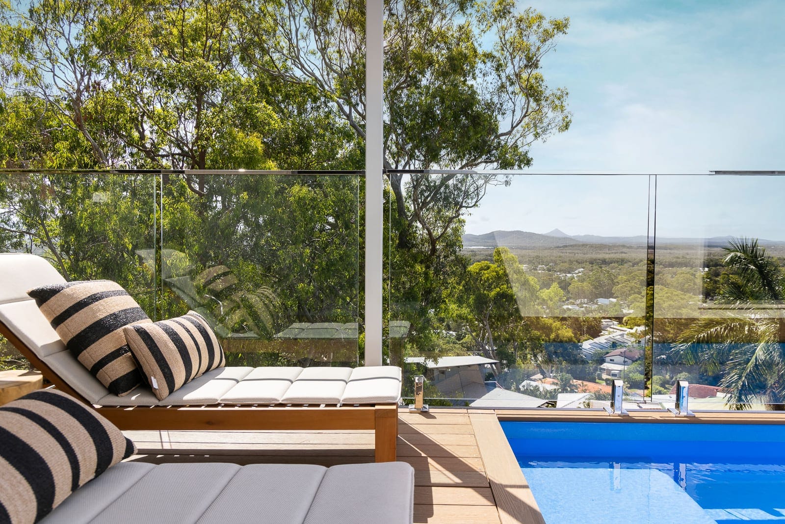 Jaw-dropping north-facing white water ocean views