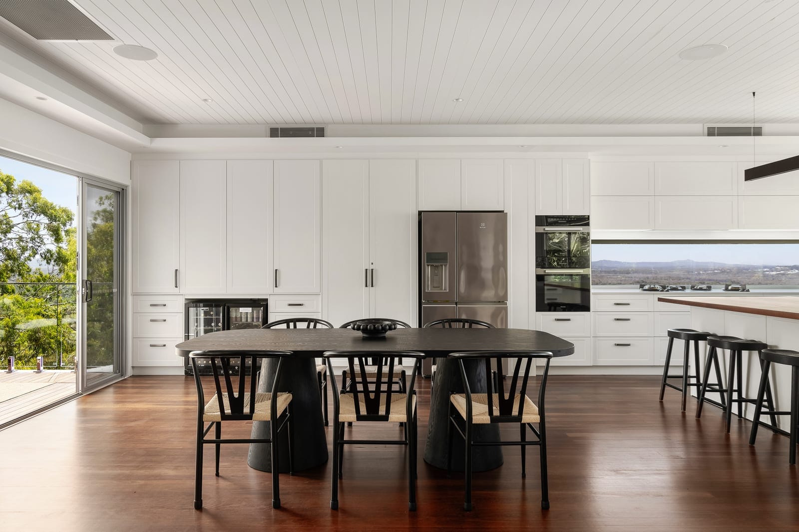 Jaw-dropping north-facing white water ocean views