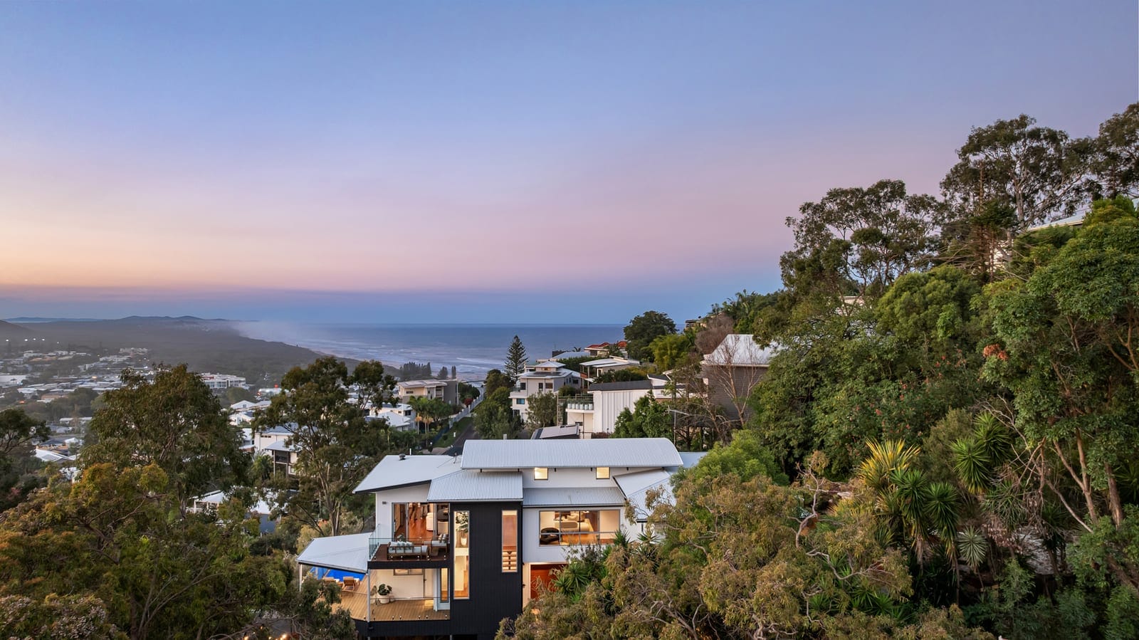Jaw-dropping north-facing white water ocean views
