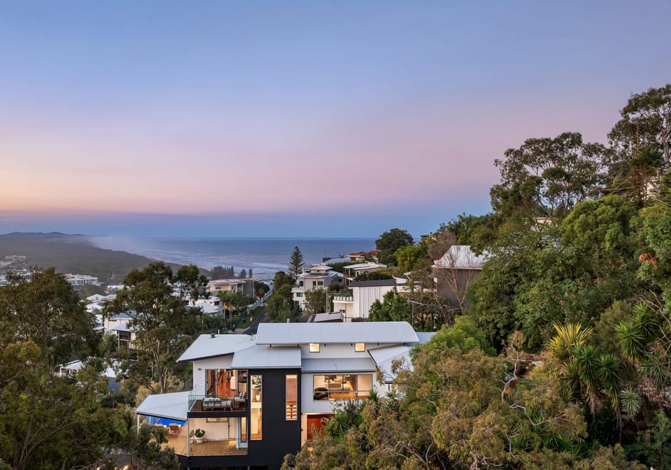 Jaw-dropping north-facing white water ocean views