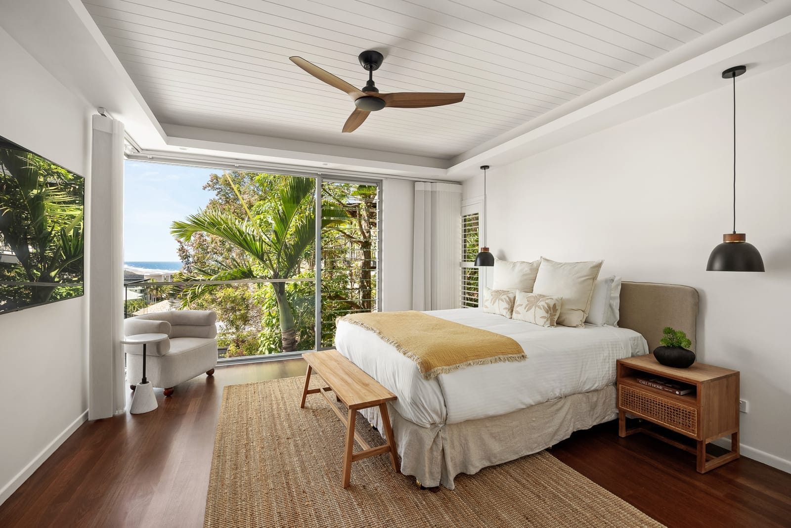 Jaw-dropping north-facing white water ocean views