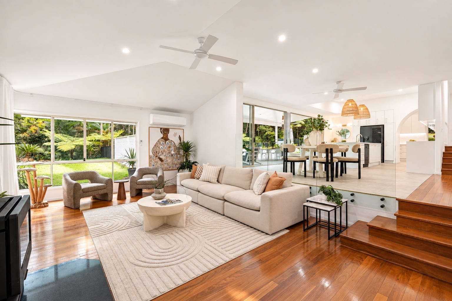 Total Privacy: Blue-Chip Lifestyle Acreage