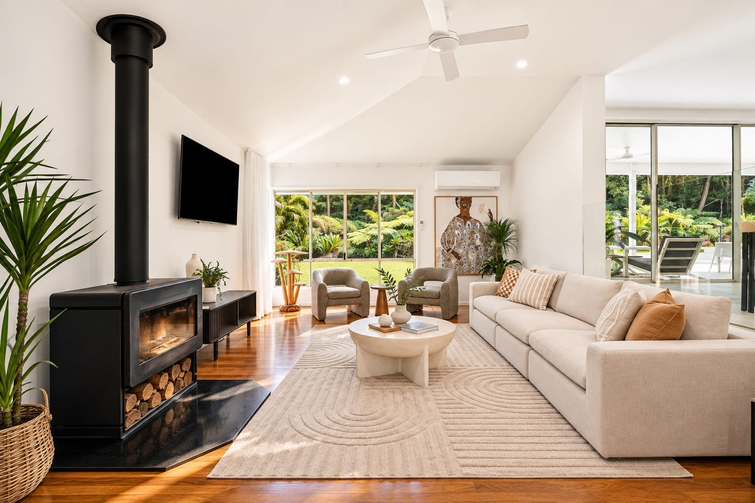 Total Privacy: Blue-Chip Lifestyle Acreage