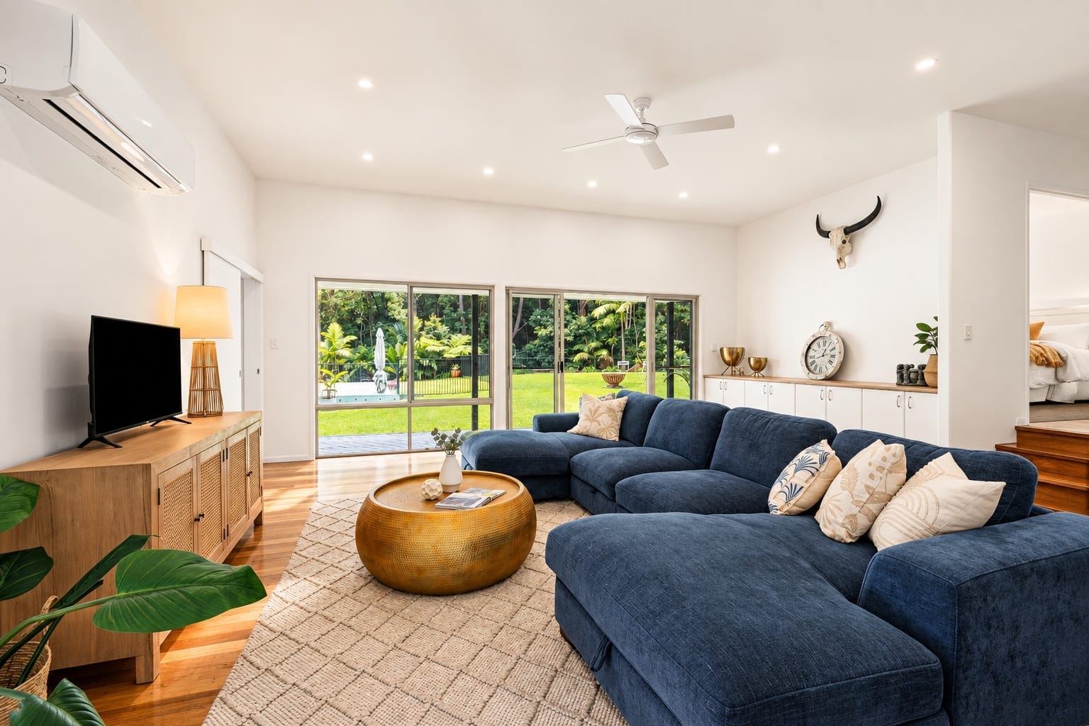 Total Privacy: Blue-Chip Lifestyle Acreage