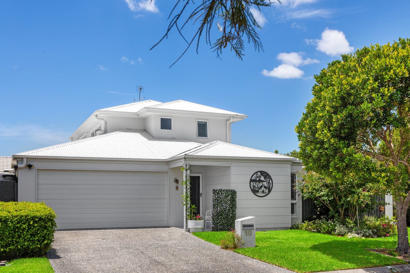 SOLD OFF-MARKET by Team Cassie Kennedy!