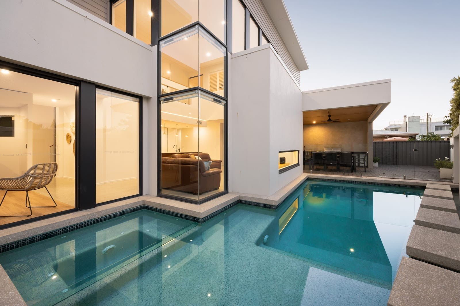 Bespoke Beachside Brilliance: Luxury, Location, Lifestyle!
