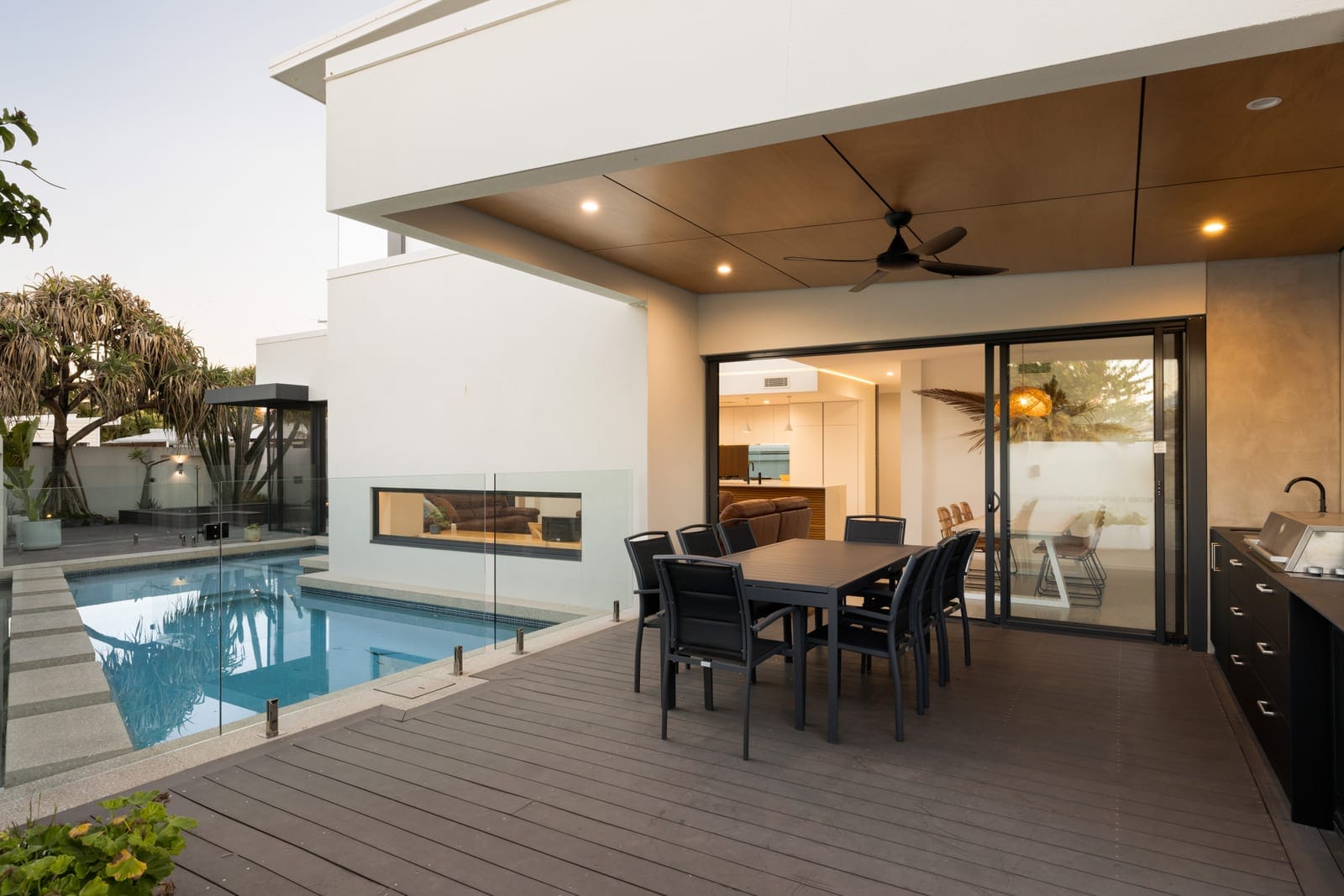 Bespoke Beachside Brilliance: Luxury, Location, Lifestyle!