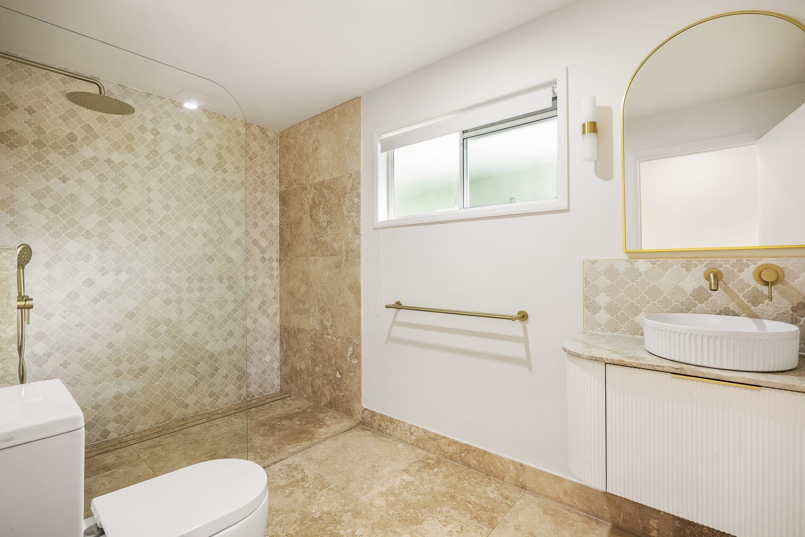 Dreamy Pool, Mediterranean Alfresco & Walk to the Beach!
