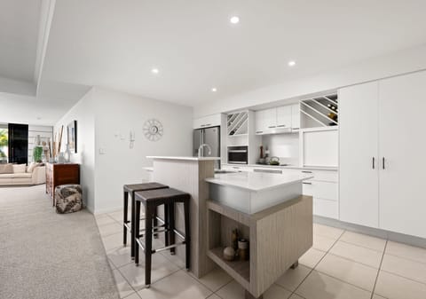 Sold by Angelina Sweeney | 5/71 Duporth Avenue, Maroochydore