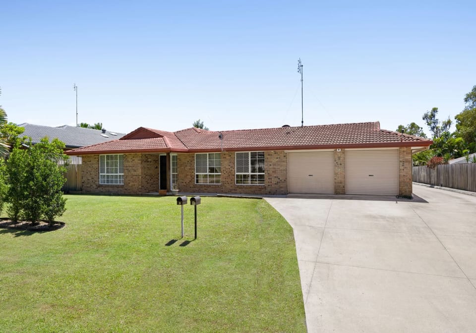 SOLD BY JAMIE VIBERT & NAJ ELSAYED