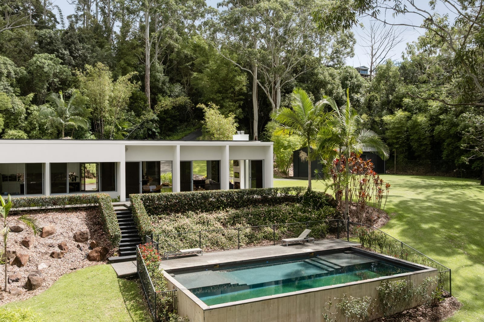 A Contemporary Bushland Sanctuary on 16 Acres