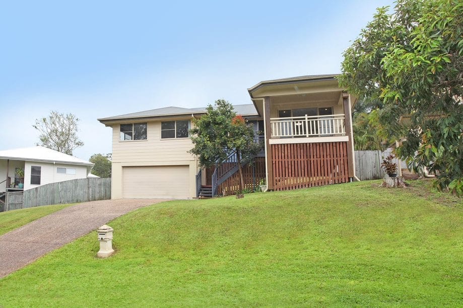 Renovated 4 Bed Home Opposite Parkland | Quiet Cul-de-Sac Location