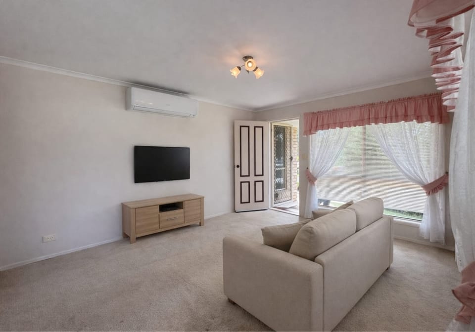 SOLD BY JAMIE VIBERT & NAJ ELSAYED