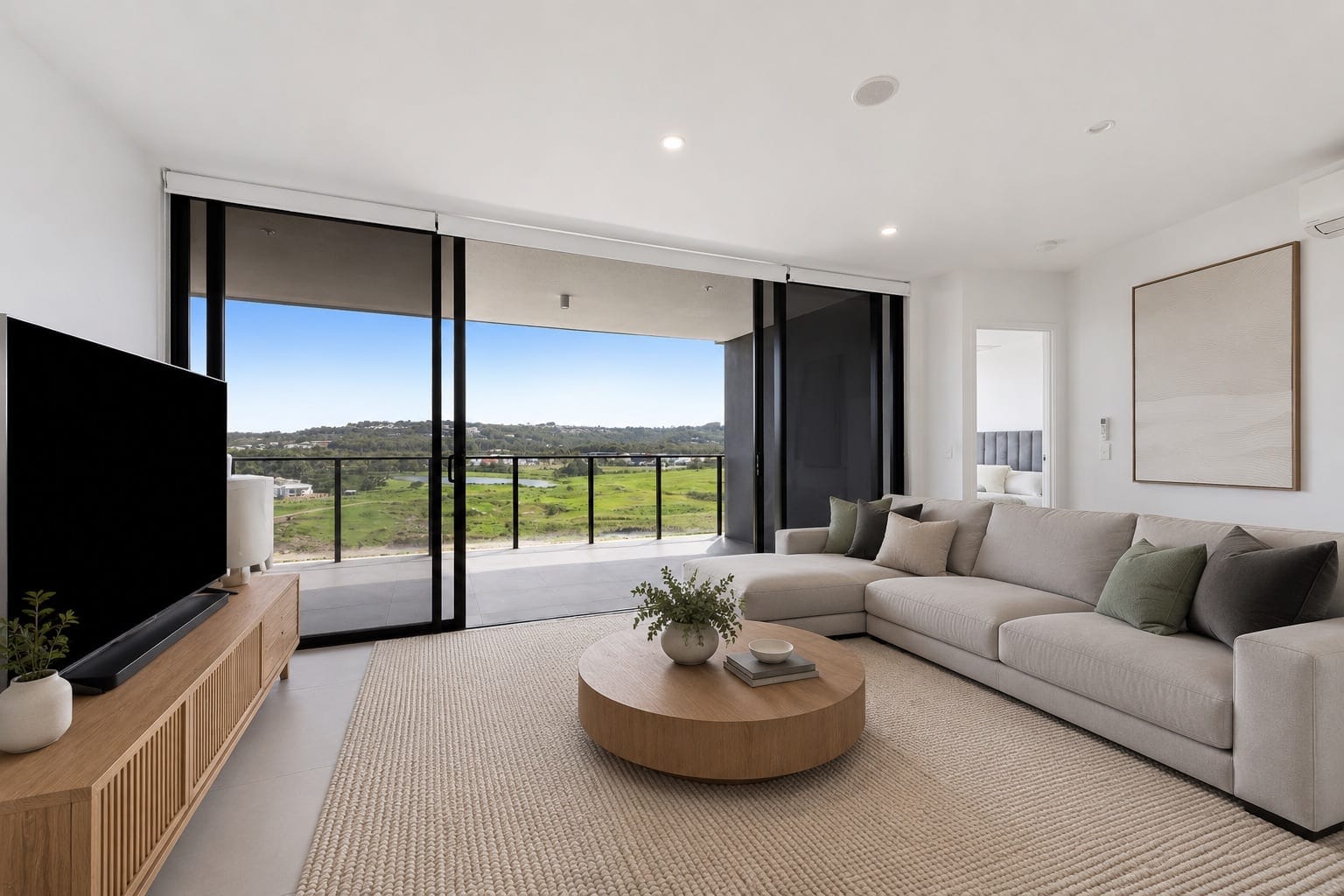 Sky-High Comfort in the Centre of It All
