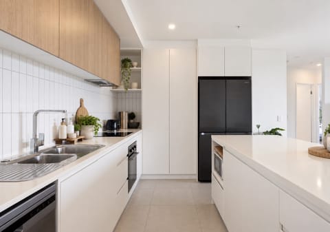 Sky-High Comfort in the Centre of It All - Vacant Possession