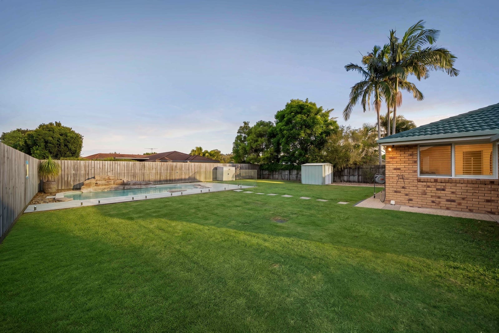 FAM-Fabulous: Pool, Side Access, Huge Block, Media + Caravan Pad