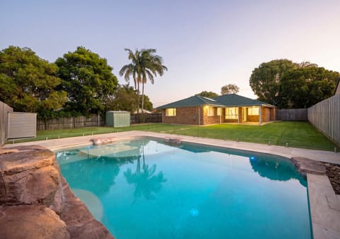 FAM-Fabulous: Pool, Side Access, Huge Block, Media + Caravan Pad