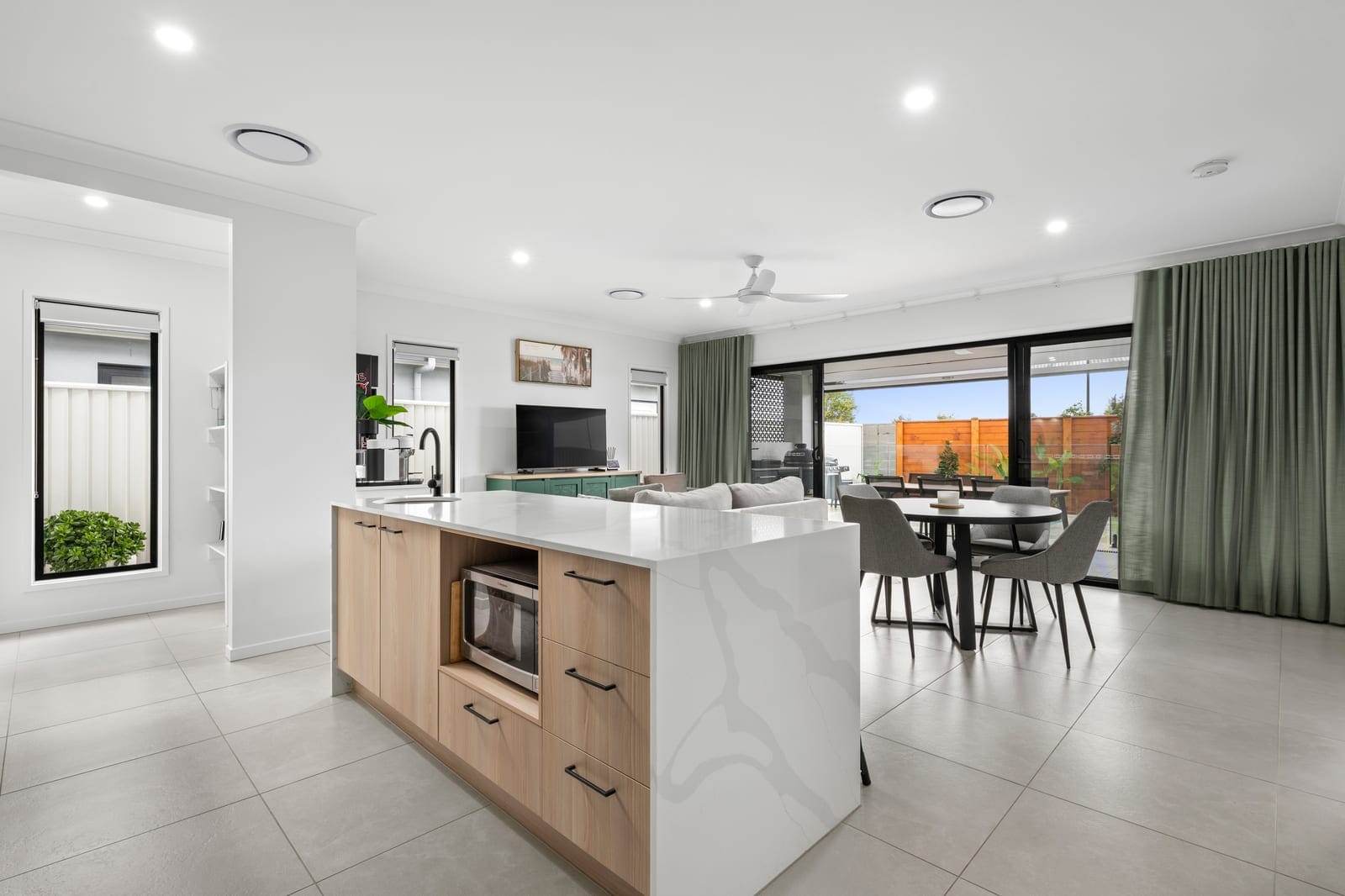 Contemporary Luxury with Golf, Marina and Coastal Lifestyle