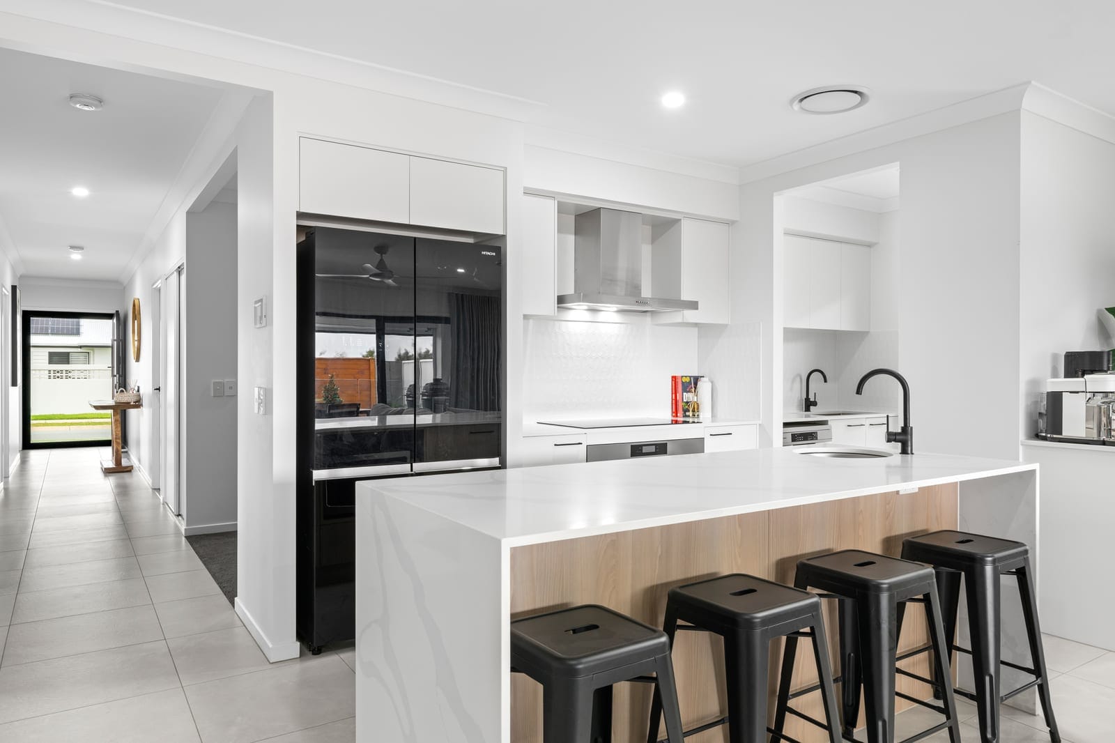 Contemporary Luxury with Golf, Marina and Coastal Lifestyle