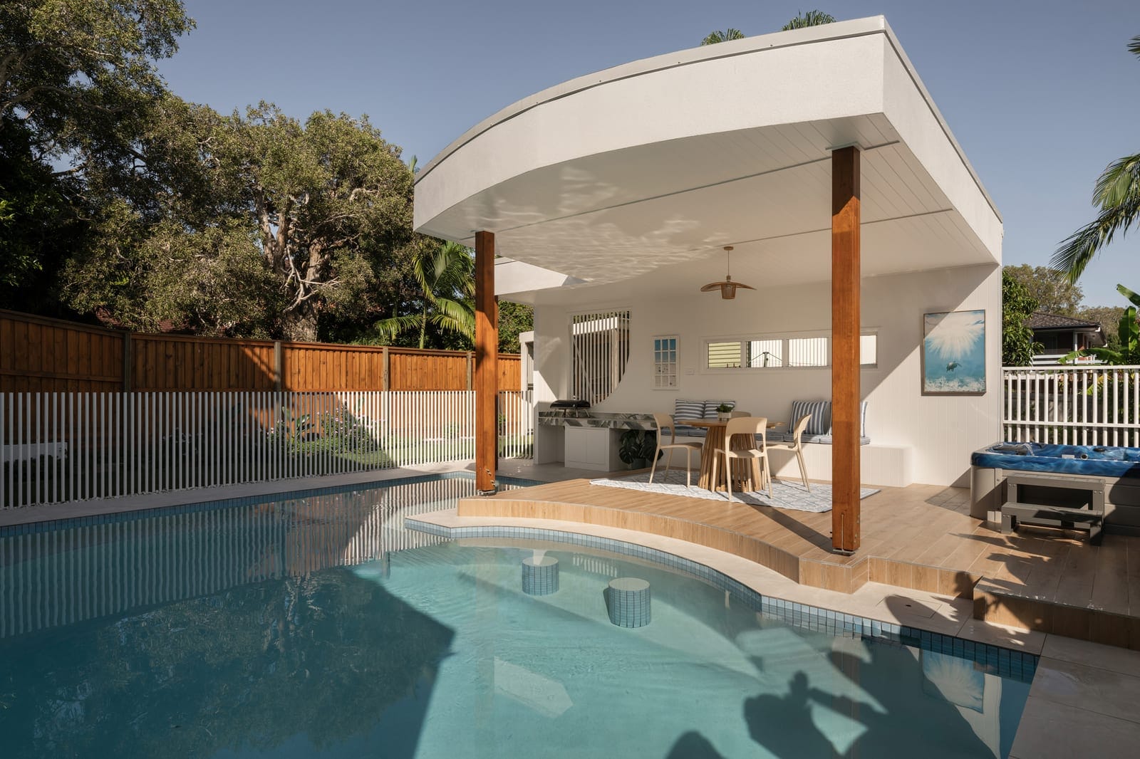 Stunning Bespoke Build, One Block to Shelly Beach!
