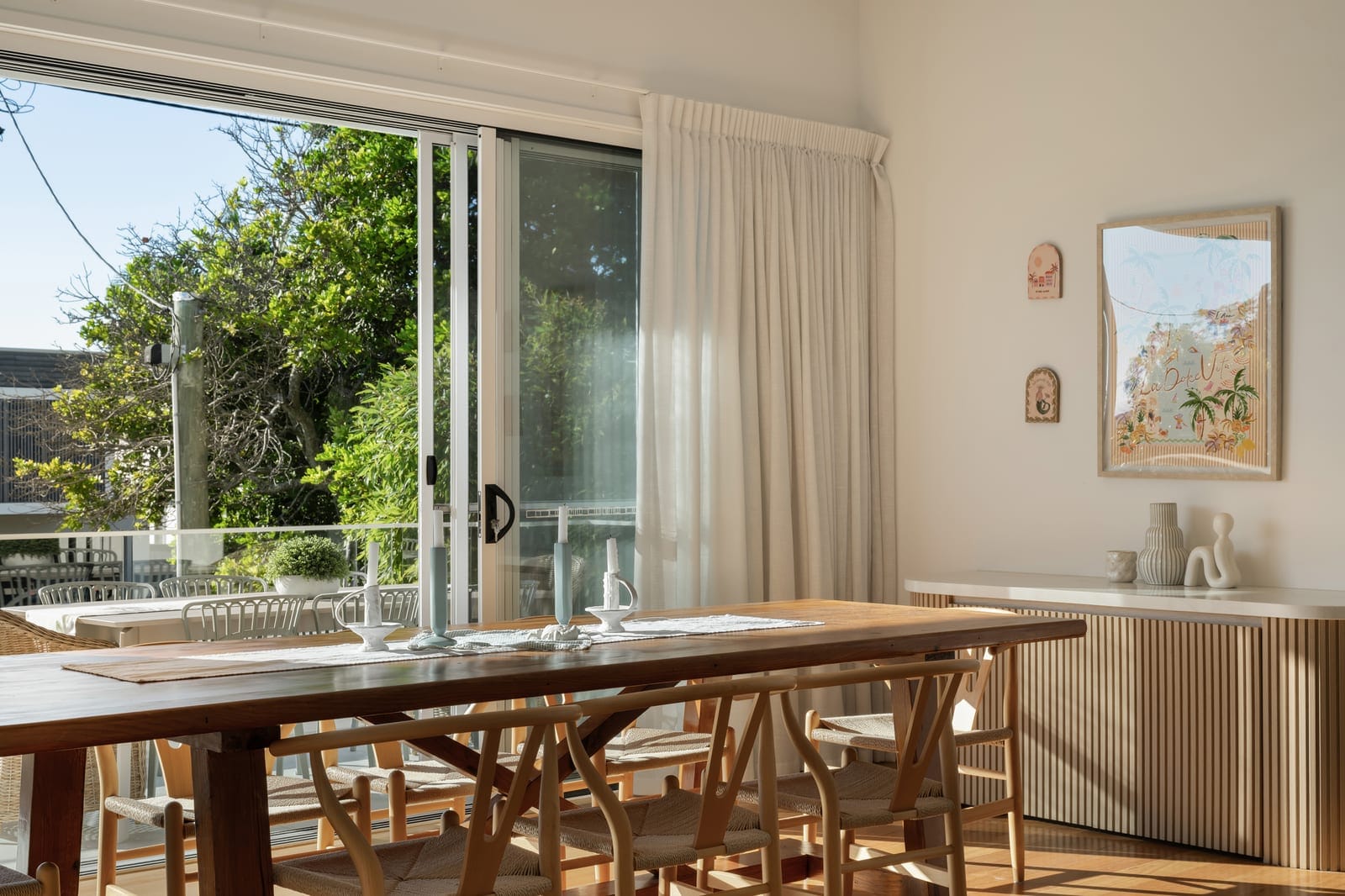 Stunning Bespoke Build, One Block to Shelly Beach!