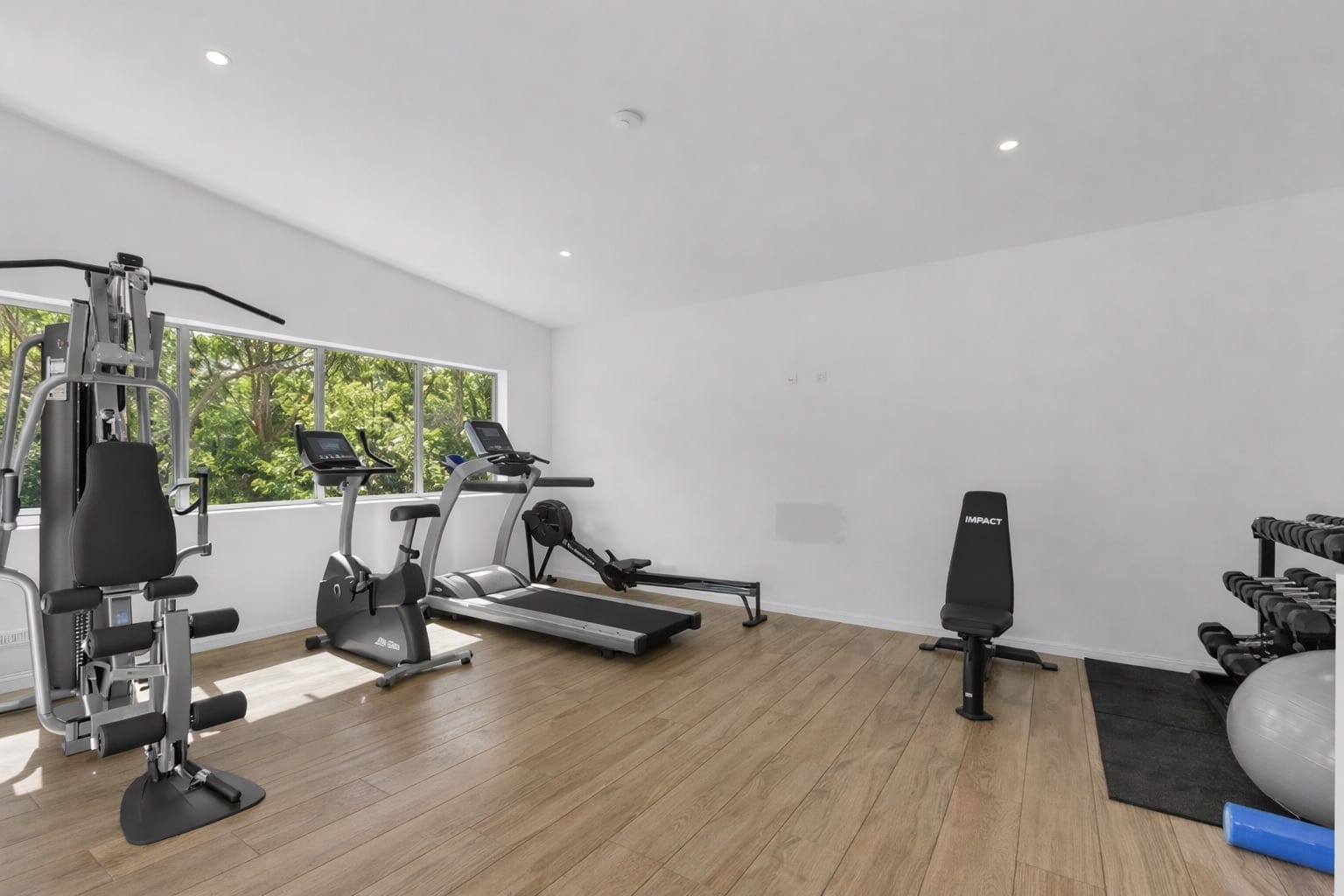 Big on Space, High on Style, Generous Four-Bedroom in Chermside