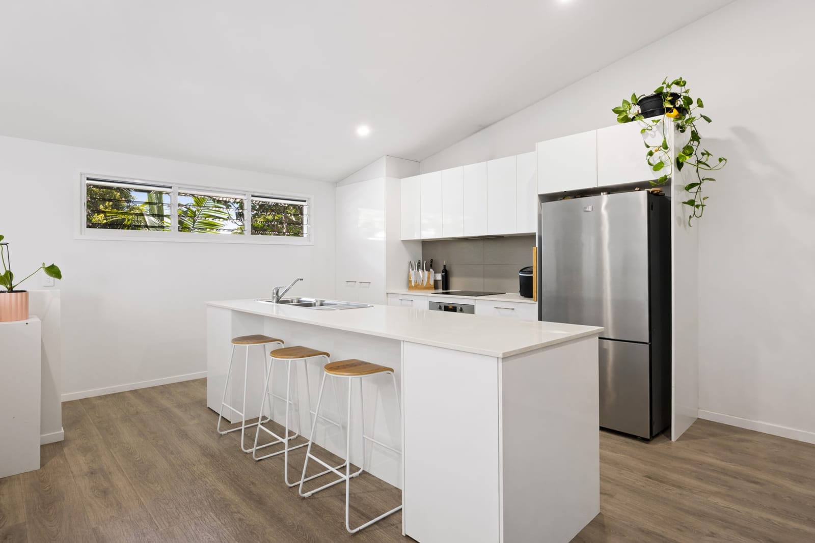 Stylish Townhouse in a Boutique Complex of Three