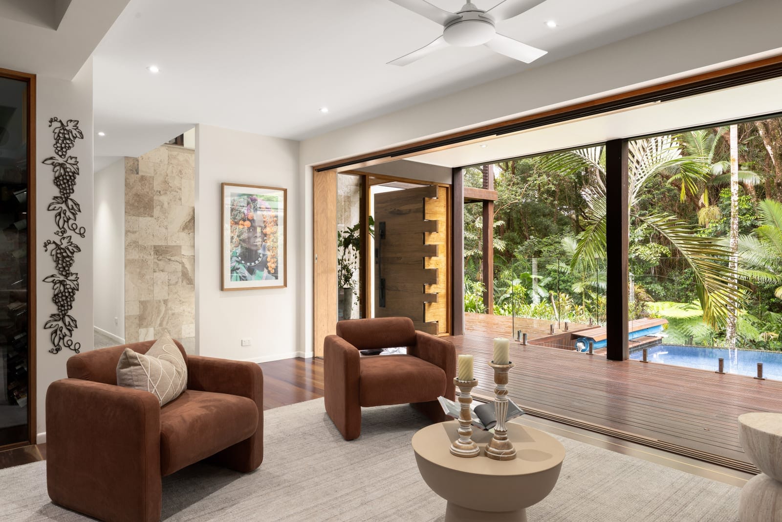 Private Acreage Retreat: Expansive Family Living on 5,084m² in Prestigious Mons