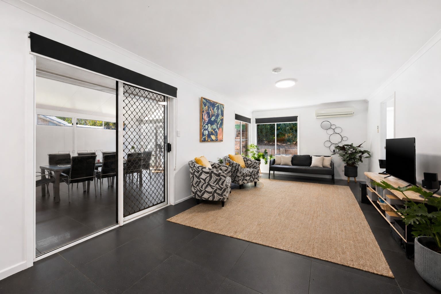 Sold By: Ollie Lehmann & Jacob Beeston