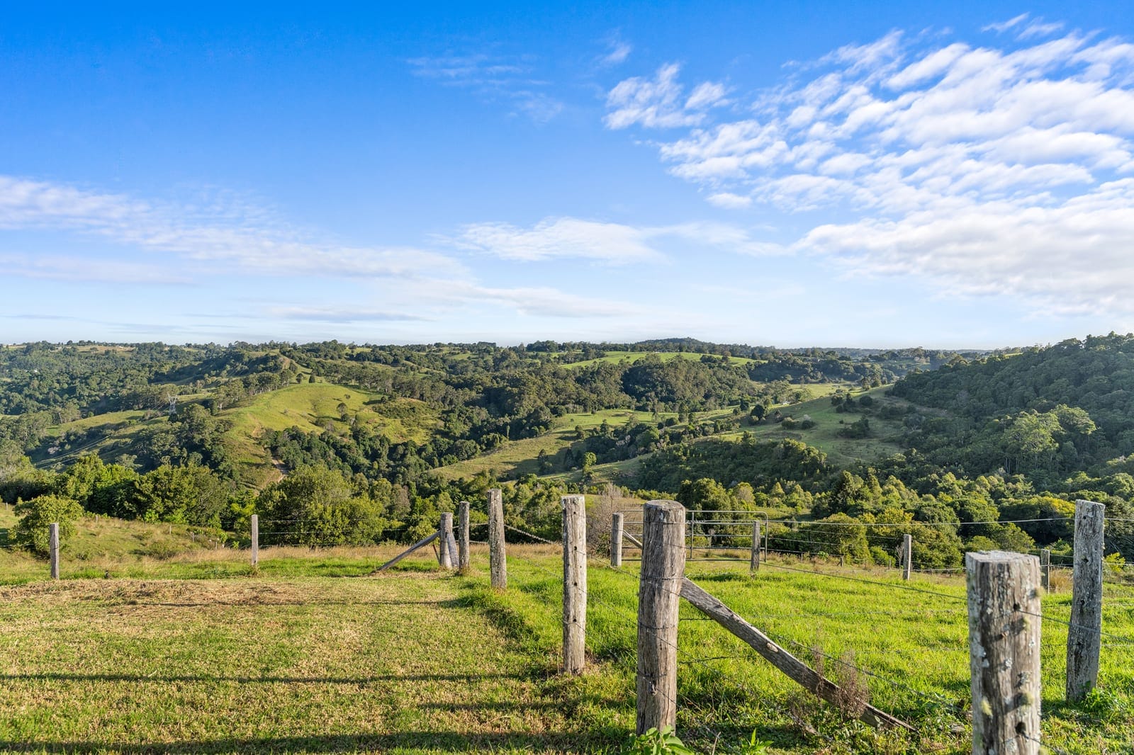 Mawingu - Among the Clouds: Elevated Ridgeline Living with Breathtaking Hinterland Views