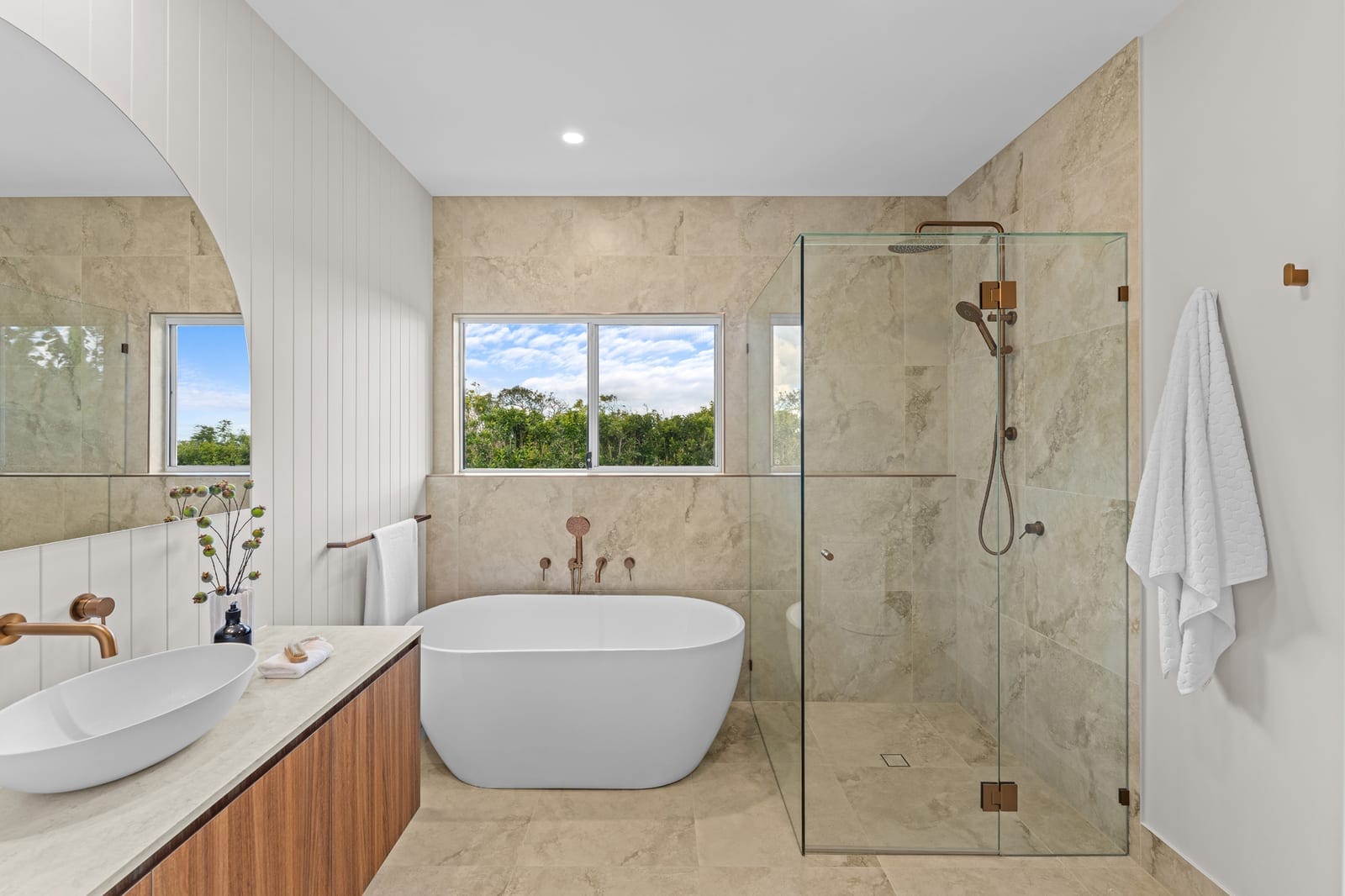 Mawingu - Among the Clouds: Elevated Ridgeline Living with Breathtaking Hinterland Views