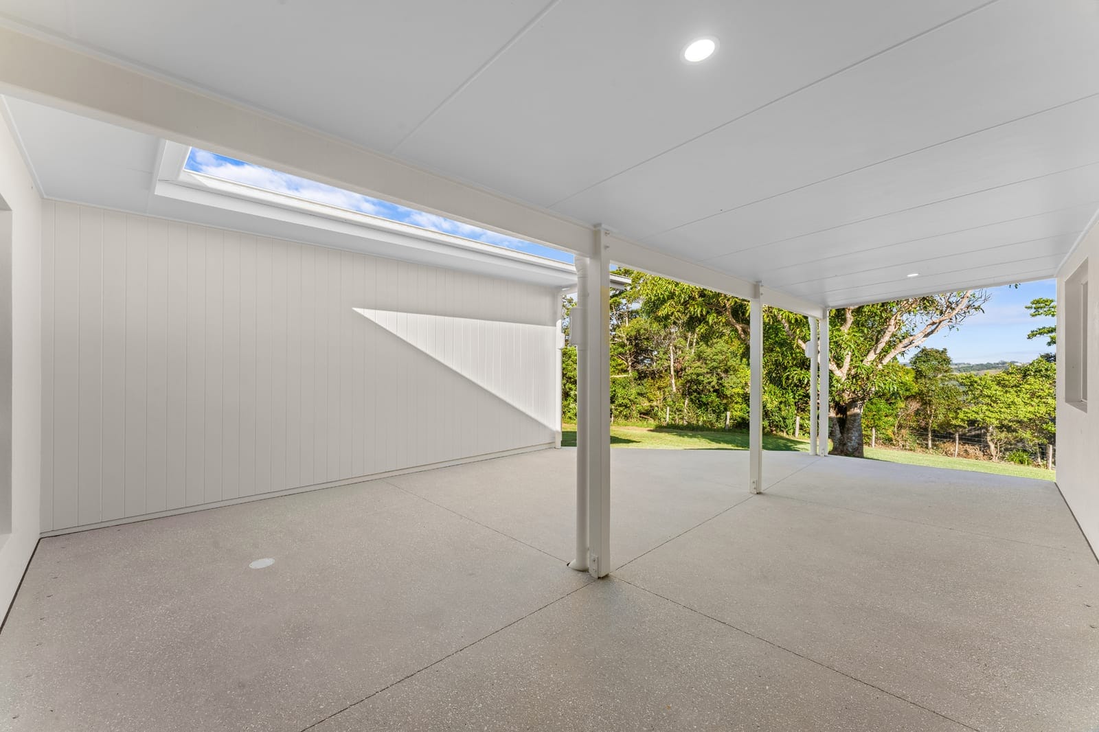 Mawingu - Among the Clouds: Elevated Ridgeline Living with Breathtaking Hinterland Views
