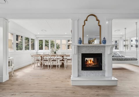 Prime Coolum Terrace Location
