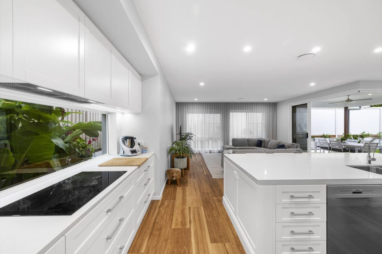 Luxury, Light & Lifestyle in Prestigious Beachside Mooloolaba